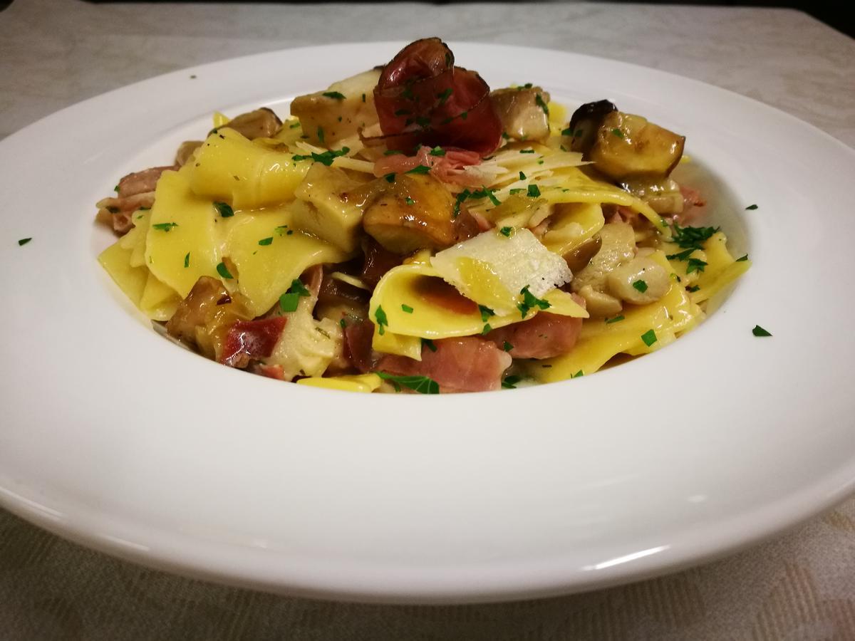 Locanda Della Pieve Tizzano Val Parma Εξωτερικό φωτογραφία